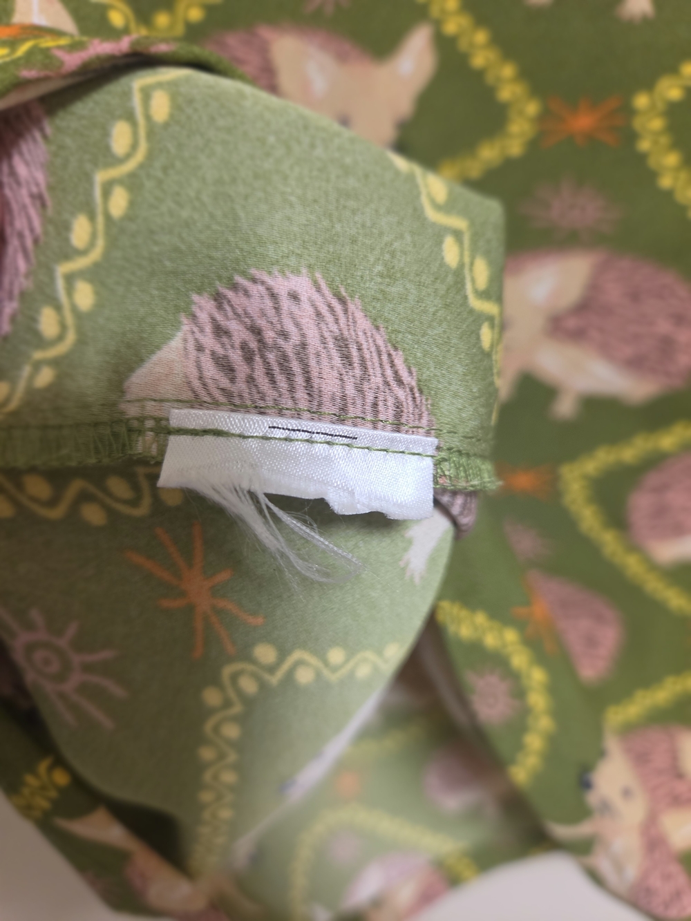 Modcloth Blouse Hedgehog with Pussybow XL - Picture 9 of 10